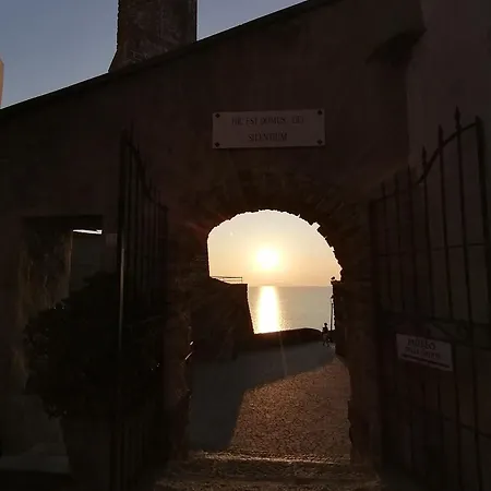 Casa de Férias Casa Sa Domo De Nonna Nel Castello