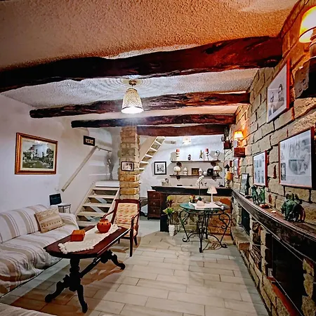 Nyaraló Casa Sa Domo De Nonna Nel Castello *